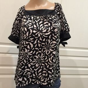 Ann Taylor Loft Petites black & white ribbon sleev